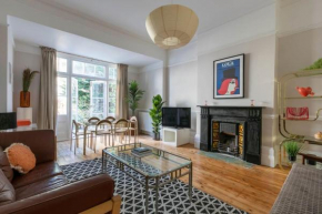 Wolverdene - Entire ground floor flat with garden